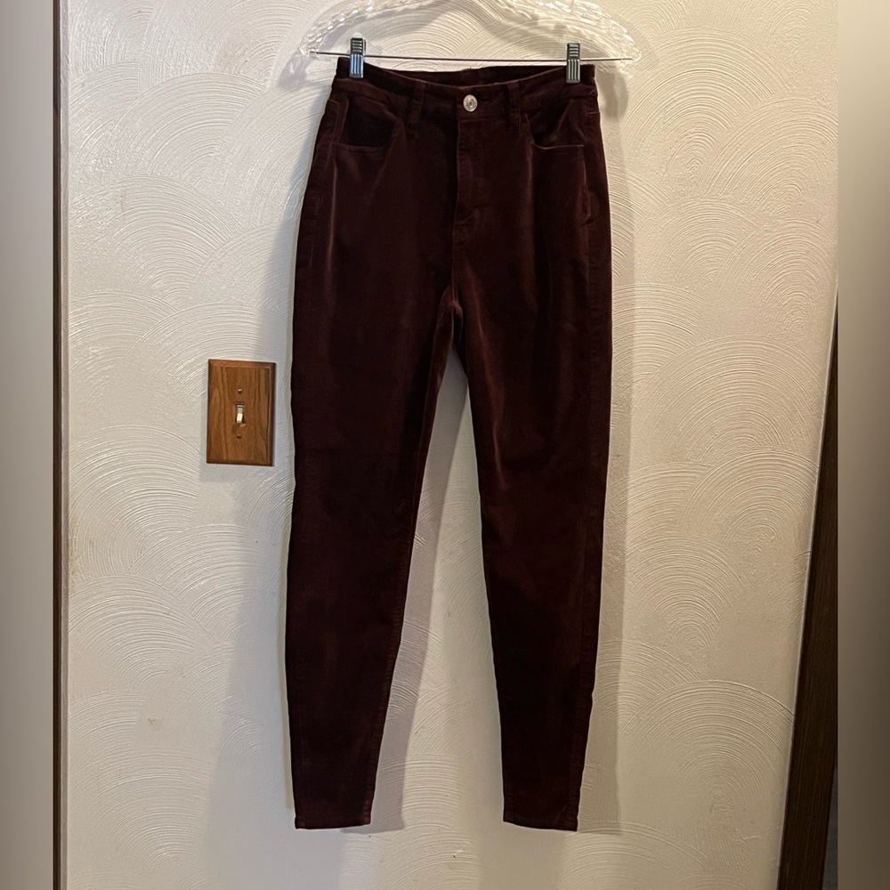AEO Women’s Corduroy Reddish Brown Jeans. Size 2.